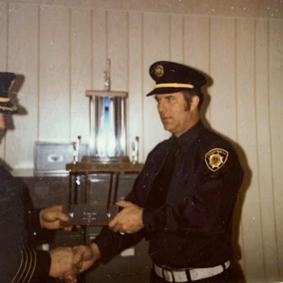 Meet your Posher, Gordon - Picture 1 of 1